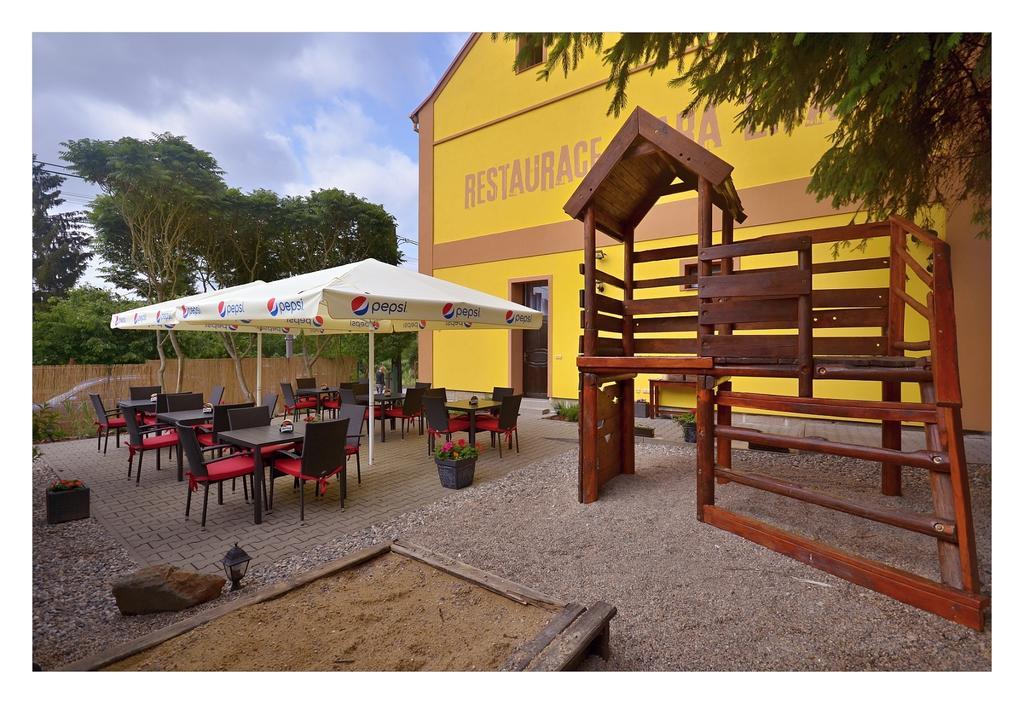Отель Restaurace Stara Lipa Ческа-Липа Экстерьер фото