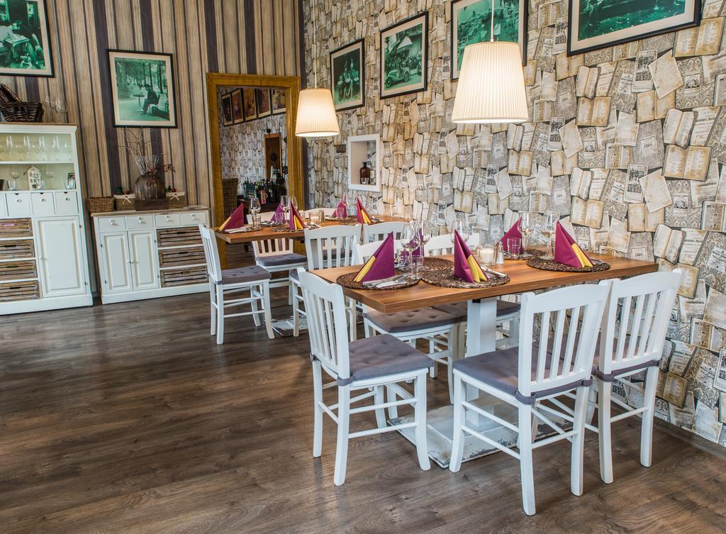 Отель Restaurace Stara Lipa Ческа-Липа Экстерьер фото
